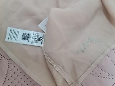 h m korset s: GUESS satenska majica na bretele – model slip top - Brend: Guess — 4