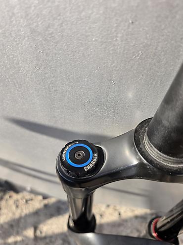 Велосипед тетиктери: В продаже вилка RockShox Lyrik Select +170-180mm, ноги без коцек — 3