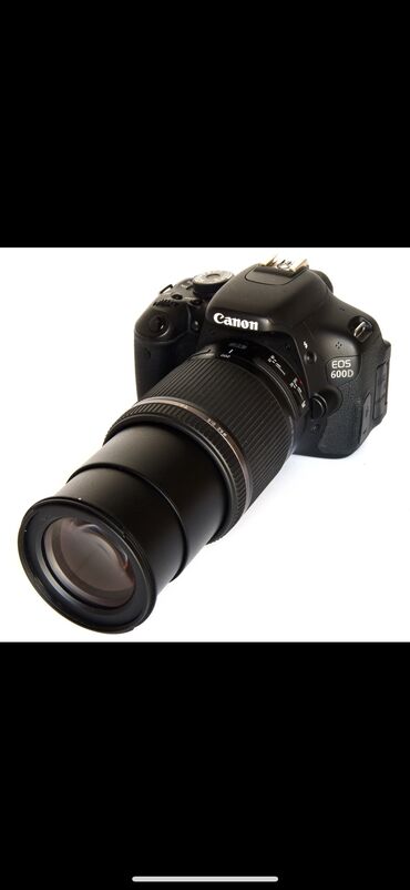Фотоаппараты: Продам Canon EOS 600D в комплекте с оригинальным объективом Canon