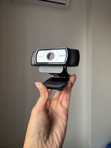 микрофоном: Веб‑камера Logitech HD 1080p (серия C9xx) - Разрешение видео: Full HD