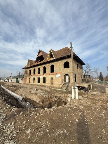 требуется магазин: Срочно продаю коммерческое помещение, +участок по первой линии. Адрес