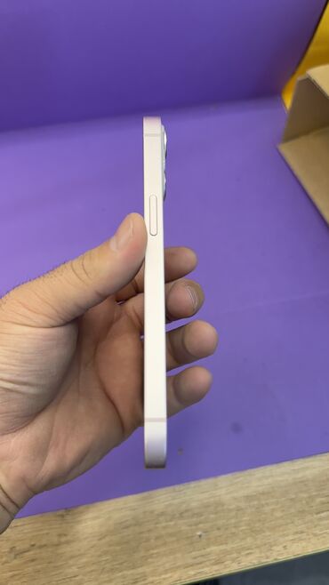 Apple iPhone: IPhone 13, Б/у, 256 ГБ, 80 % — 12