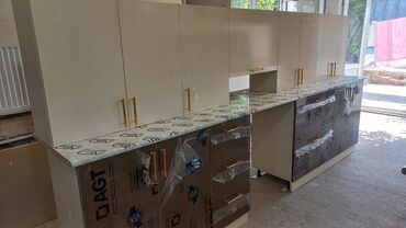 Mətbəx mebeli: Metbex mebeli. 580azn. ölçü 3.35sm. parlaq MDF. istifade edilmeyib