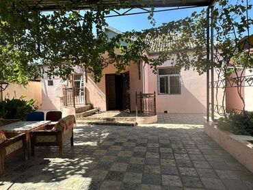 razin həyət evi: Bakıxanov qəs. 3 otaqlı, 100 kv. m, Yeni təmirli