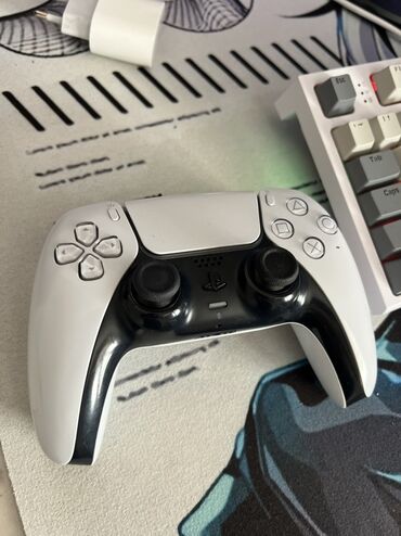 беспроводной джойстик для телефона: Белый беспроводной контроллер PlayStation DualSense. Оснащен