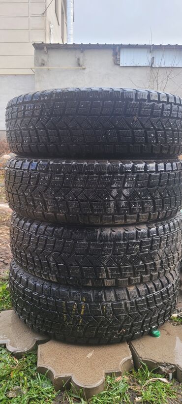 Шины: Продаю шины Invovic 215/70R16 100T Состояние: отличное, без дефектов