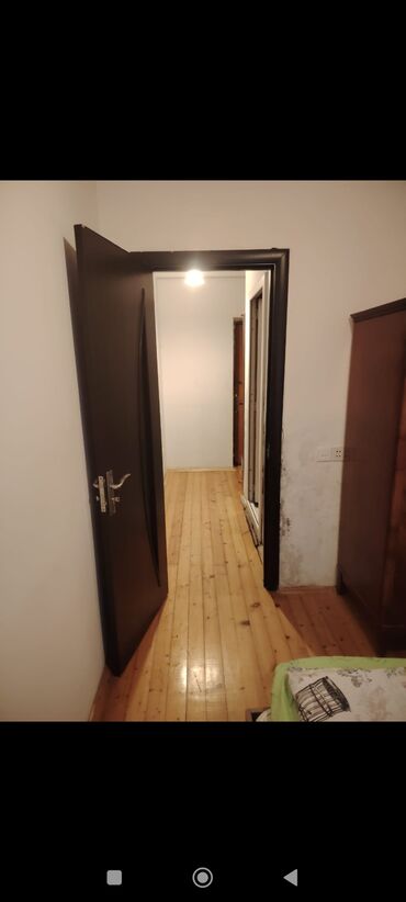 Uzunmüddətli kirayə mənzillər: Xırdalanda yol qırağı 2 otaqlı əşyalı ev kirayə verilir 3 mərtəbə — 3