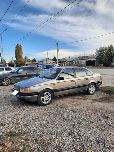 Volkswagen: Volkswagen Passat: 1990 г., 1.8 л, Механика, Бензин, Седан