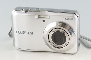 фотоапарат зеркалка: Fotoaparat Fujifilm batareya ilə işləyir. kartı yoxdur. kimə lazım