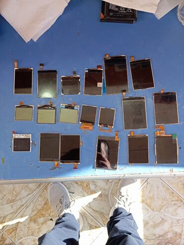 Telefon ekranları: Retro telefonların ekranları — 2