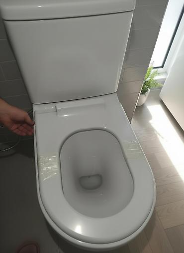 Santexnika: Məhsul: Klozet (komplekt, üst sisternlə) Təsvir: - Aşağıdan çıxışlı — 1