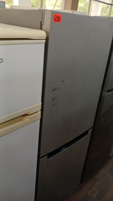 Soyuducular: 2 qapılı Indesit Soyuducu Satılır, rəng - Boz
