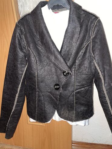 22 объявлений | lalafo.kg: Женская куртка S (36), цвет - Черный