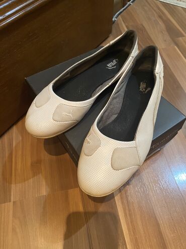 пума puma: Классные кроссовки от PUMA Размер: 41 Цвет: белый Причина продажи