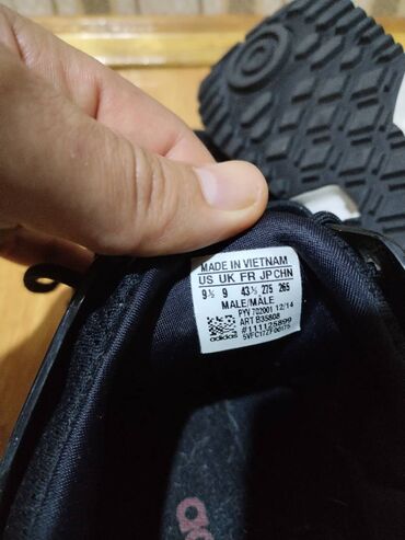 байкерские мужские ботинки: Orginal Adidas Vyetnam istehsalıdır. 42 razmer ayağı tərlətmir çox