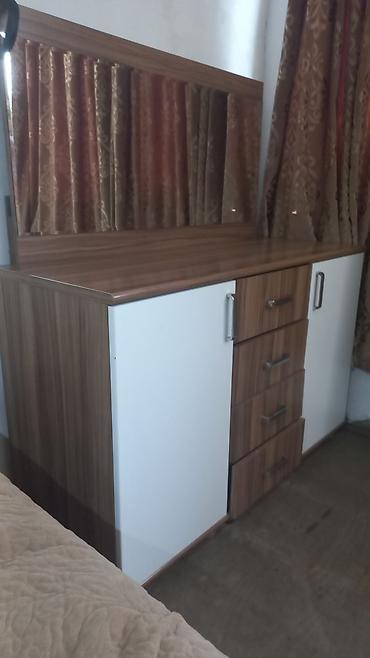 qehveyi: Mebel dəsti – qonaq və yataq otağı üçün Tərkib: - TV altlığı: qəhvəyi — 6