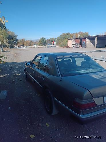 барта: Mercedes-Benz W124: 1990 г., 2.2 л, Механика, Бензин, Седан — 1