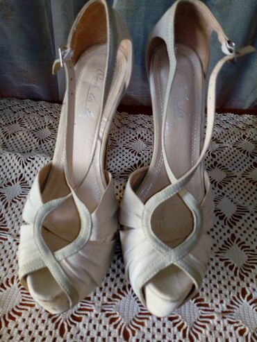 papuce h: Sandals, 38
