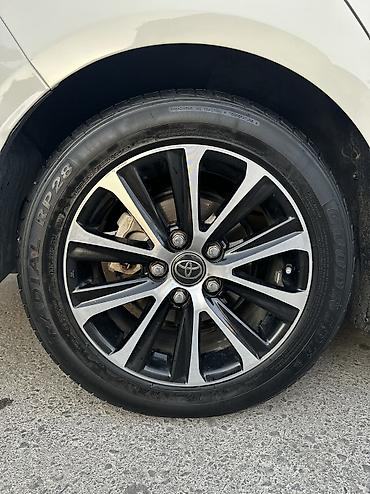 voxy noah: Toyota Corolla: 2023 г., 1.8 л, Вариатор, Гибрид, Седан — 7