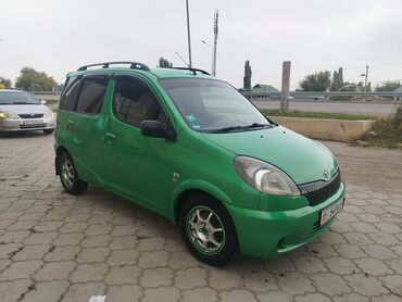 сатам же алмашам: Toyota Vitz / Platz / Yaris / Echo: 2002 г., 1.3 л, Механика, Бензин, Van