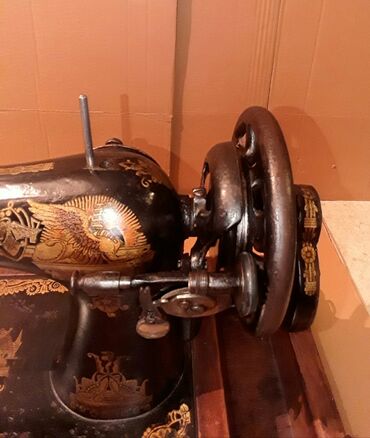 Qədim tikiş maşınları: Qədimi tikiş maşını "Qosşveymaşına" satılır.SSRİ 1923-25 illər.İşlək — 10