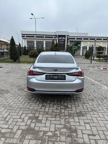 Lexus: Lexus ES: 2022 г., 2.5 л, Гибрид, Седан — 2