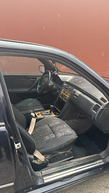 maşın satisi: Mercedes-Benz E-Class (W210) sedan - Kuzov: 4 qapılı sedan, qara rəng — 2