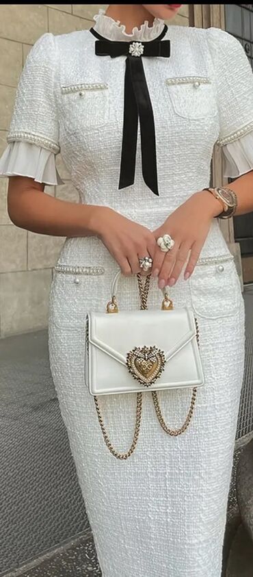 женское платье из букле: Ağ rəngli zərif tweed don - Parça: teksturalı tweed (ağ), bədənə
