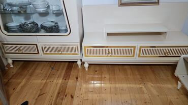 Qonaq otağı dəstləri: Qonaq otağı ve yataq mebel dəsti Tərkibi: - Geniş yemək masası — 7