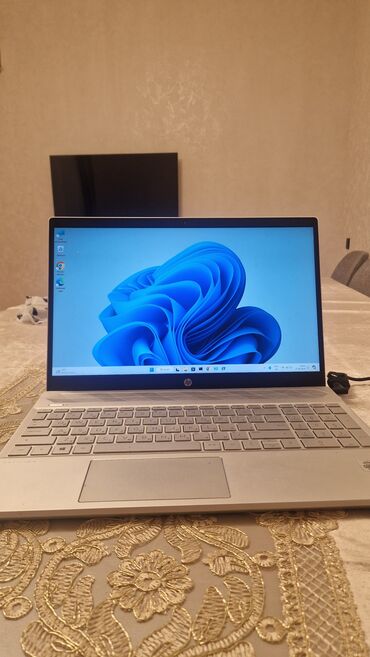 hp 24w: İşlənmiş HP Pavilion, 15.6 ", Intel Core i5, 1 TB, Ünvandan götürmə