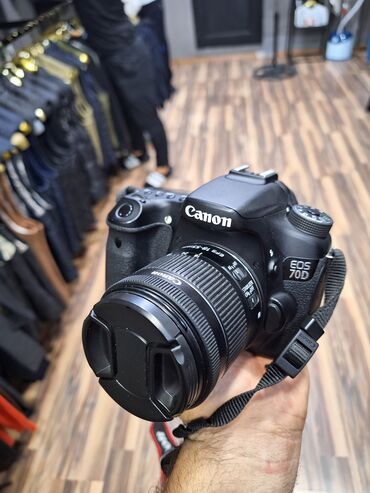 masın aksesuarları: Canon 70d 18-55m + 50mm lens - 800azn Canon bateriya lp e6 - 50azn