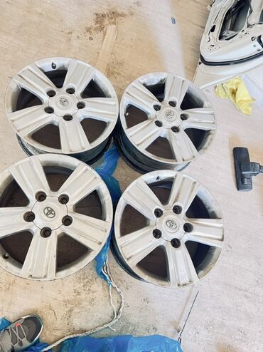 диски камри: Куйма Дисктер R 17 Toyota, Комплект, тешиктери - 6