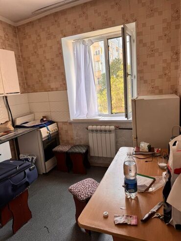 купить квартиру в рассрочку от хозяина: 1 бөлмө, 32 кв. м, Жеке план, 4 кабат, Косметикалык ремонт