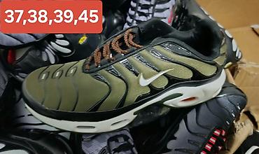under armour novi sad: ‼️AKCIJA‼️
3100 din
Dostupni brojevi na slikama — 1