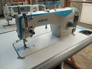 Оборудование для швейных цехов: Прямострочка фирмы ; Jack f4 в идеальном состоянии