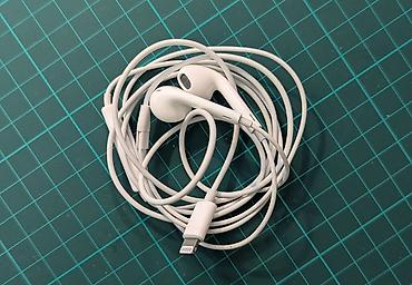 Elektronika: EarPods (Lightning Connector)
 Original
Demek olar islenilmeyib — 1