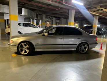 Чайники: BMW 5 Series E39 sedan - Kuzov: 4 qapılı sedan, gümüş rəng -