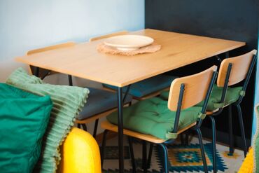 Stolovi: Cena seta: 9.995 RSD (moguća kupovina i odvojeno) Topao, skandinavski — 9