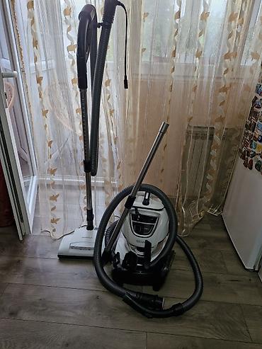 Primago usisivač sa posudom i setom dodataka - Tip: klasični usisivač