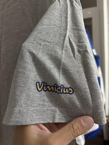 Futbolkalar: Məhsul: Rio 2016 rəsmi Olimpiya T‑şörtü – “Vinicius” maskotu temalı - — 4