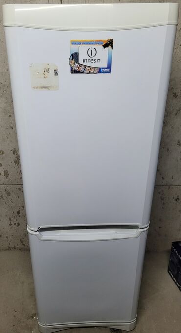 холодильники со склада: Холодильник Indesit, Б/у, Двухкамерный, De frost (капельный), 60 * 170 * 60