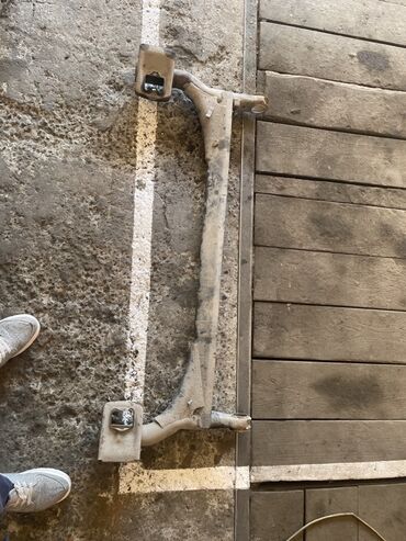 авторынок бишкек спринтер дубль кабина: Məhsul: Arxa şüa (arxa asma traversi) Təsvir: - Minik avtomobillərinin