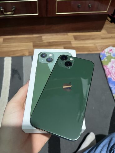 Apple iPhone: IPhone 13, Б/у, 128 ГБ, Зеленый, Чехол, Зарядное устройство, Защитное стекло, 81 %