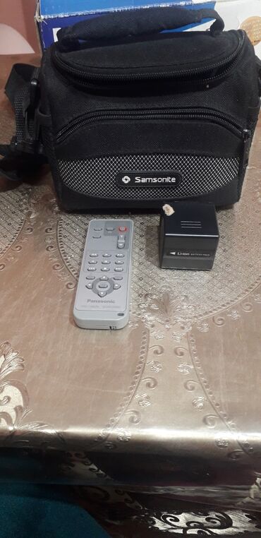 Video kamere: Panasonic videokamera srebrne boje sa Leica Dicomar objektivom — 11