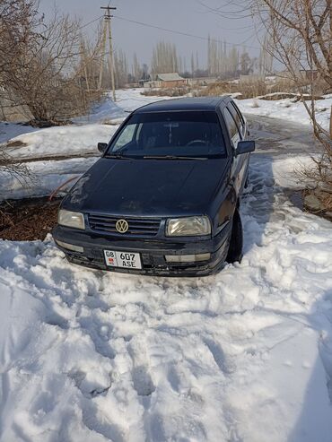 машина фит продажа: Volkswagen Vento: 1993 г., 1.8 л, Механика, Газ, Седан