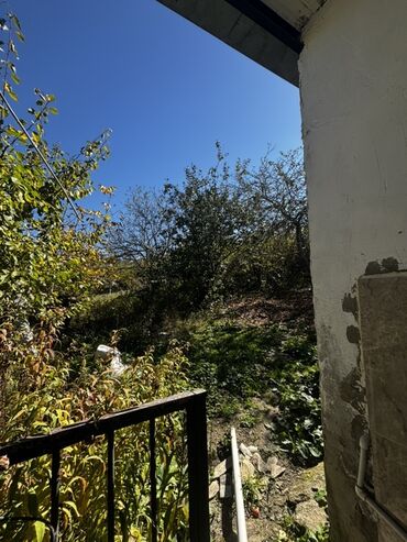 Həyət evləri və villaların satışı: 1 mərtəbəli həyət evi - Tikili: birmərtəbəli, eyvanlı. Girişdə geniş — 13