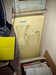 Кухонные комбайны и измельчители: Диспенсер Напольный, Б/у