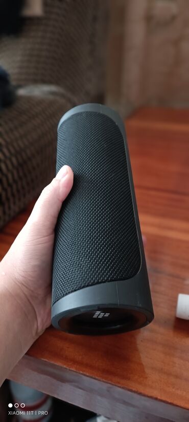 колонки hoco: Портативная колонка Tronsmart T6 Pro в черном цвете. Цилиндрическая