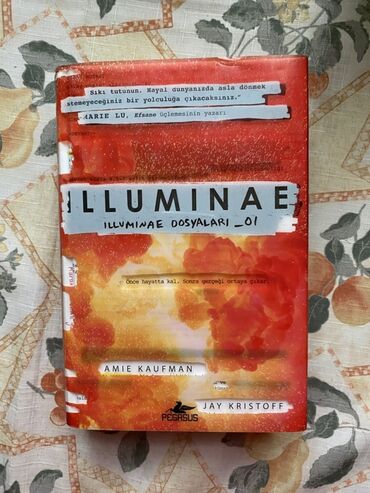 Bədii ədəbiyyat: "Illuminae Dosyaları_01" kitabını oxuyun. Amie Kaufman və Jay Kristoff