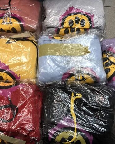 Gornji i donji deo: S m l xl 2500 — 6